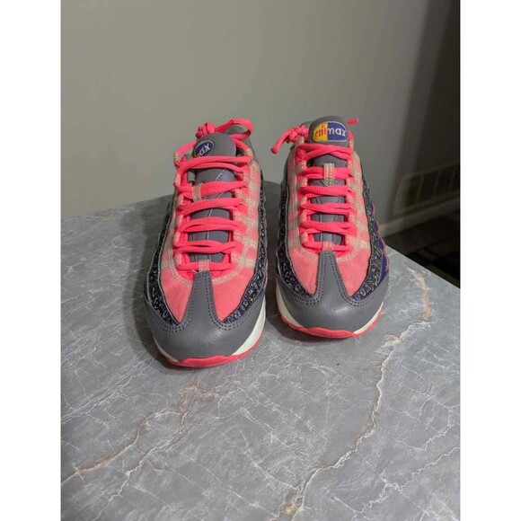 Nike Other - Girls Size 5.5 youth & Fit Size 7 Womens Nike Air Max 95 & In Amazing Condition